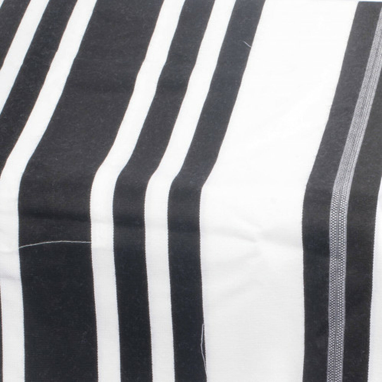 TALIT WOOL HAMEFOAR SHABBOS ULTRA LIGHT Black & White